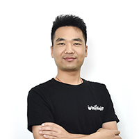 李少伟
