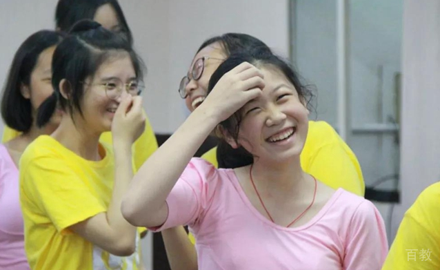 长沙罗丹礼仪课堂练习