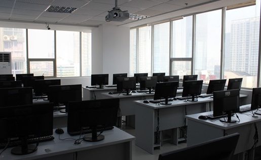 上海职坐标IT培训教室环境
