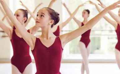 上海缔艺芭蕾课堂学员学习