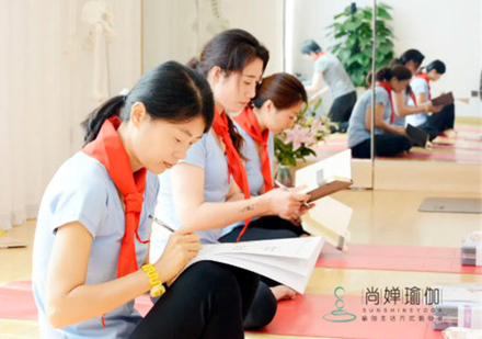 郑州尚婵瑜伽校区学员上课学习场景展示