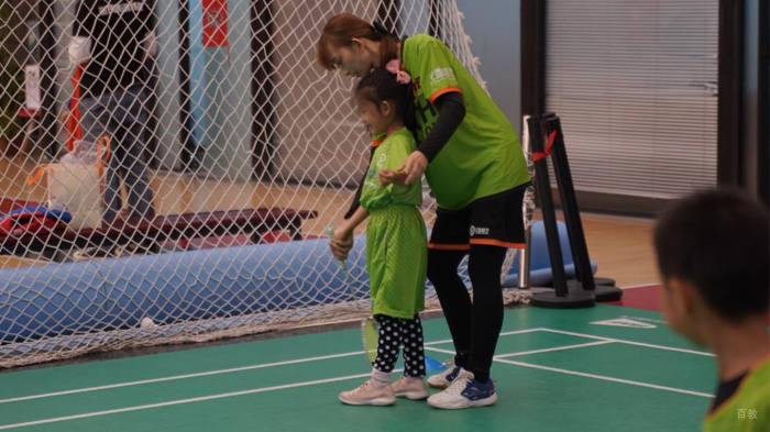 学羽毛球为什么要从幼儿时期就开始 