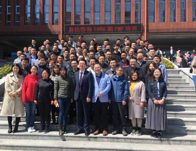 校区老师和学员合照