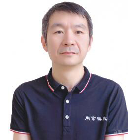 施  敏