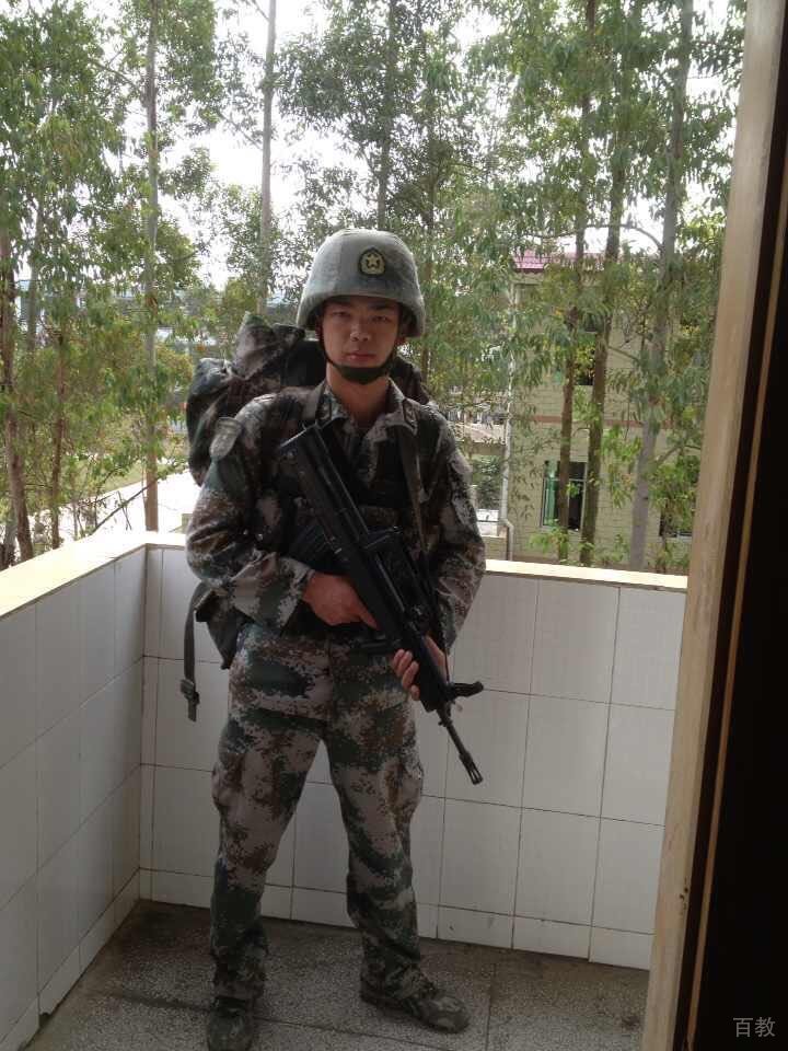 谭教官