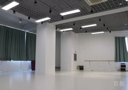 郑州梓艺教育校区舞蹈教室环境展示