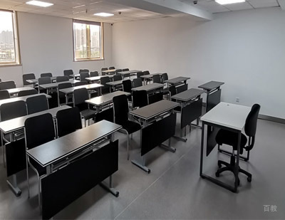 学校上课场景