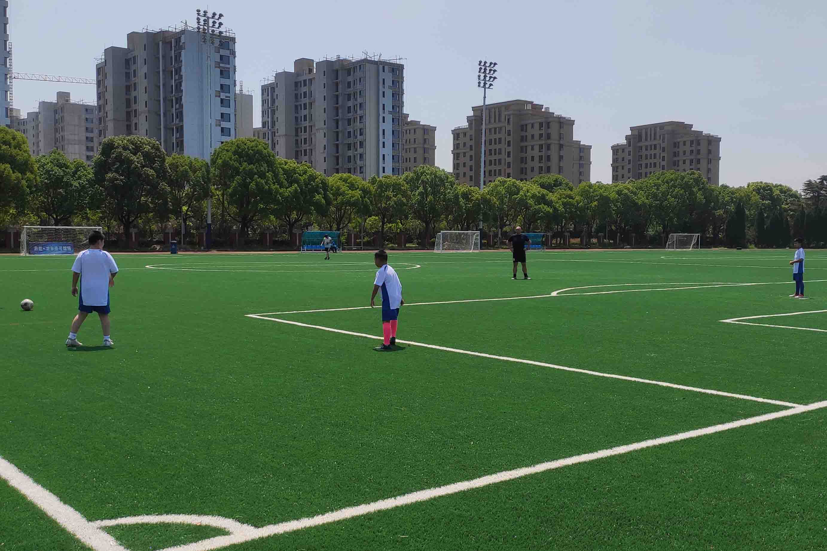 上海嗨乐宝少儿足球培训训练场地