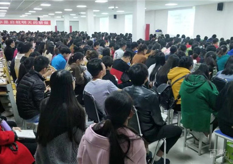 昆明启航考研学生上课
