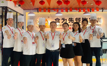 食为先小吃培训教学合影