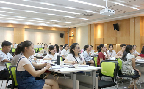学员听讲