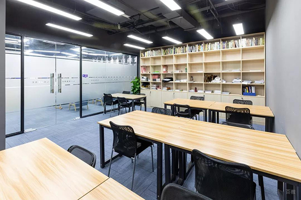上海朗阁教育学校学员专属自习室