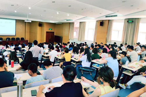 上海华章教育学校MBA课堂