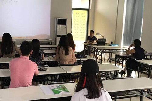 上海华章教育学校上课现场