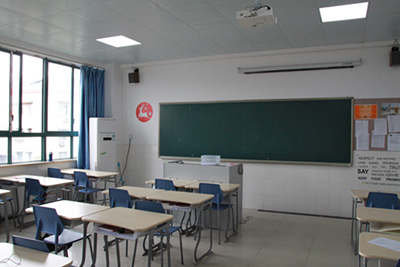 上海东光明日本高中教室
