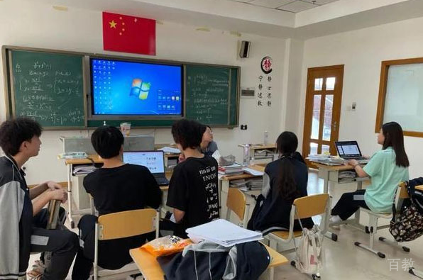 成都丹秋美亚高考学校校园环境