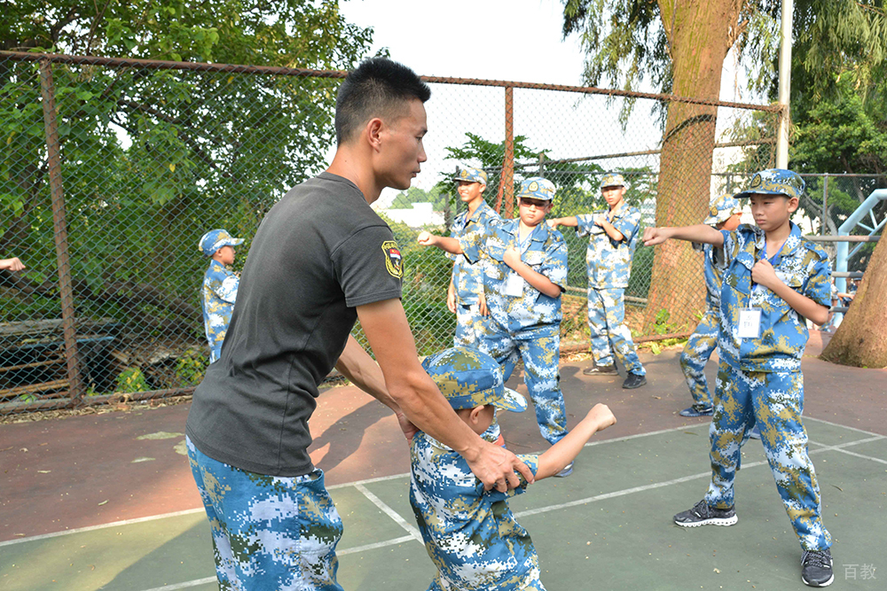 上海黄埔军事夏令营教练指导