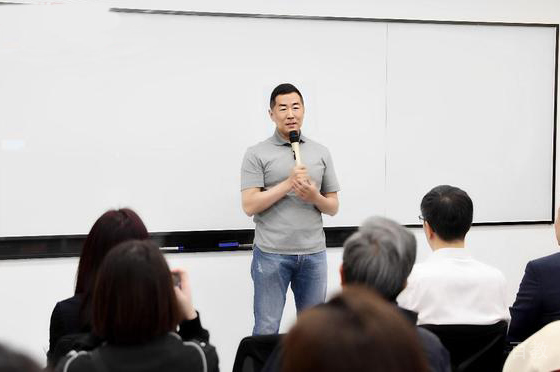 教师上课照片