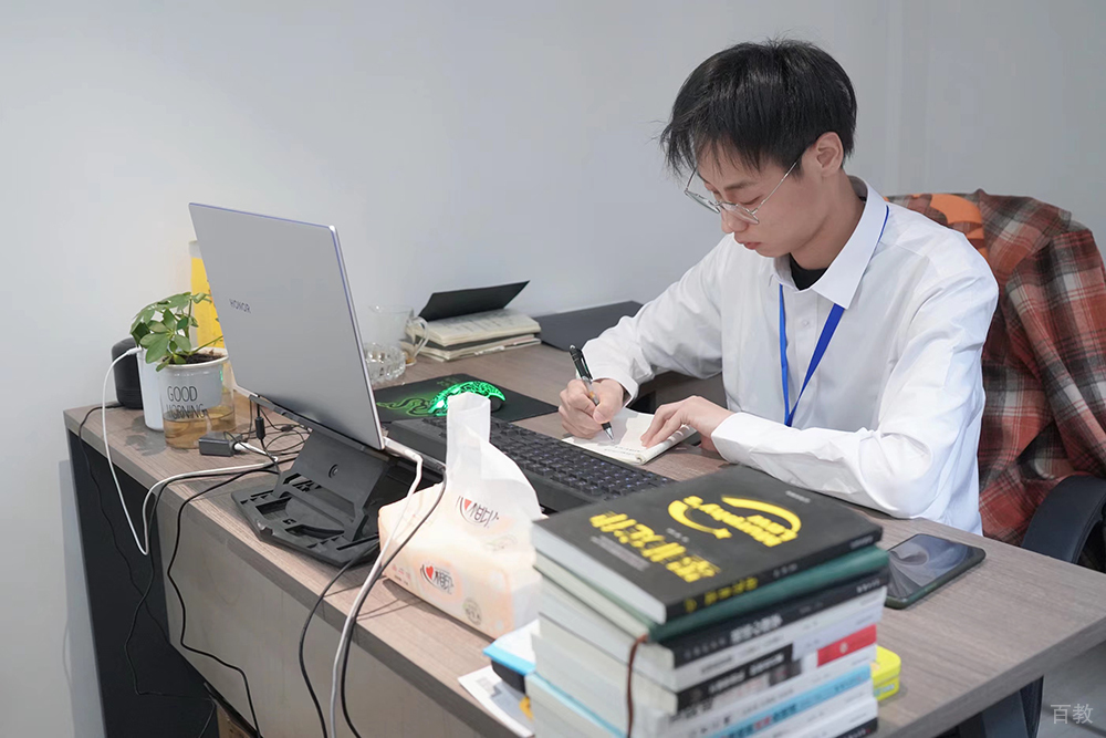 上海音乐熊在线教育工作的老师