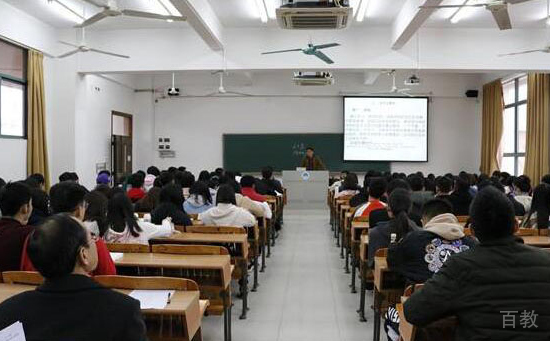学生上课现场