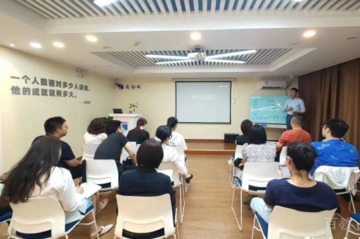 北京新励成口才校区老师授课场景展示