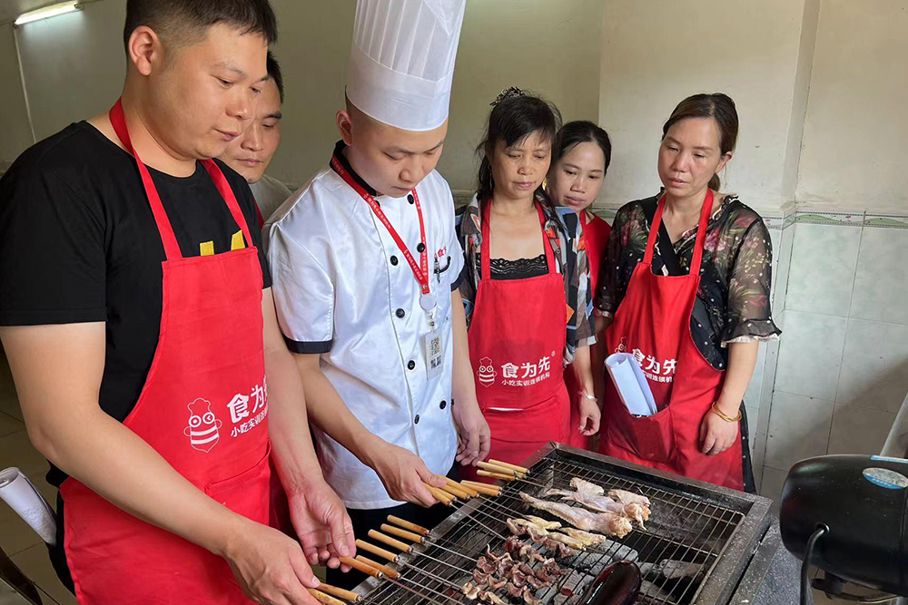 上海食为先小吃老师教学