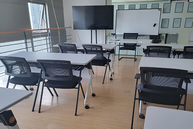 上海山湫教育学校班课教室环境