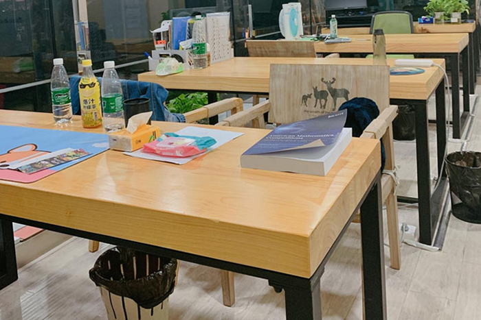 大麦环宇国际竞赛教室课桌