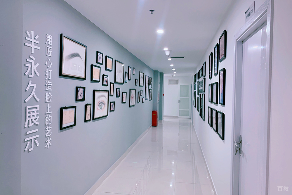 学校过道环境