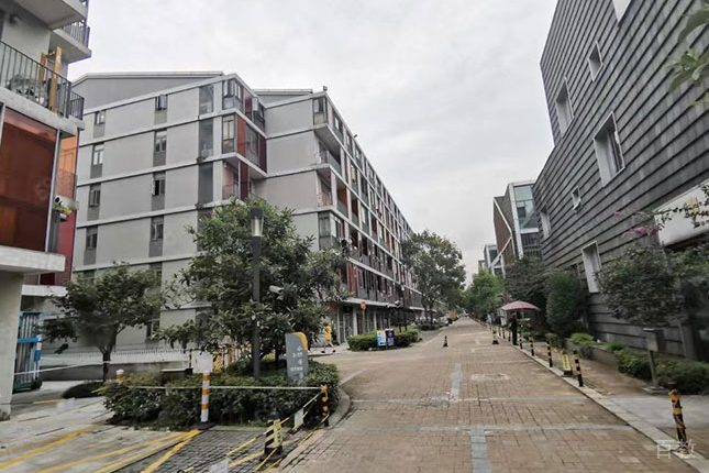 校区场地环境