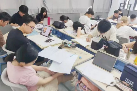 学员自习