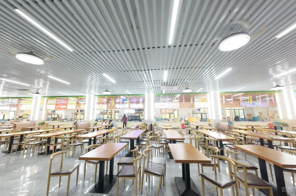 学校食堂
