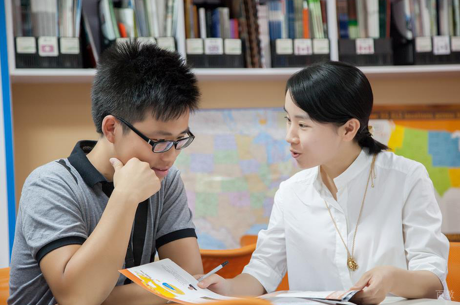 老师1对1指导学生