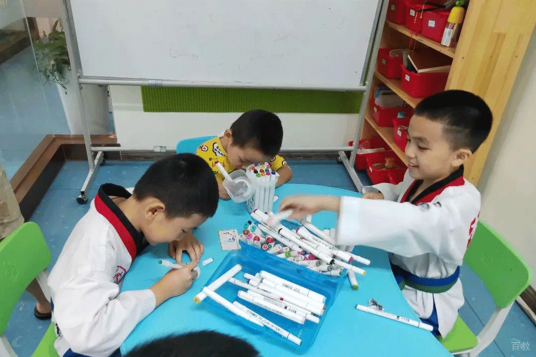 孩子们绘画