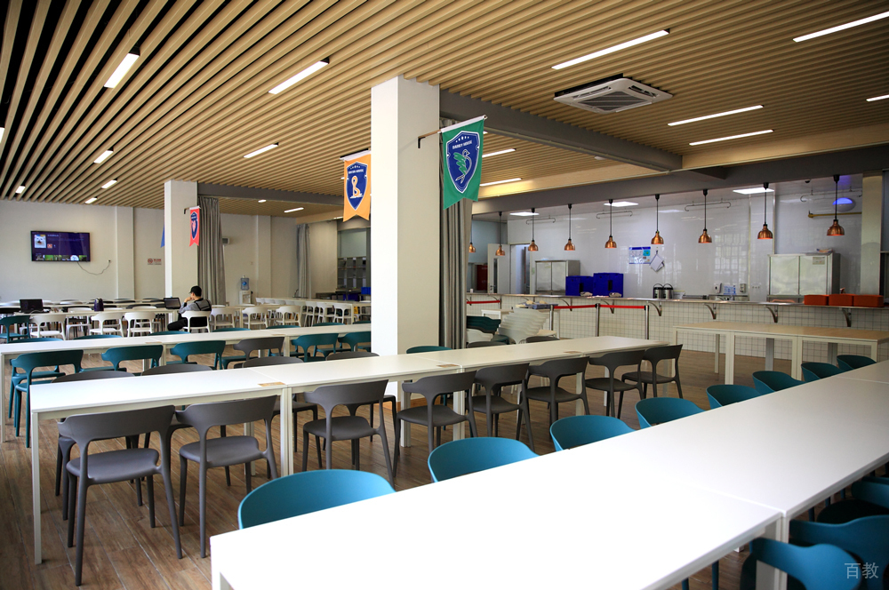 学校多功能餐厅