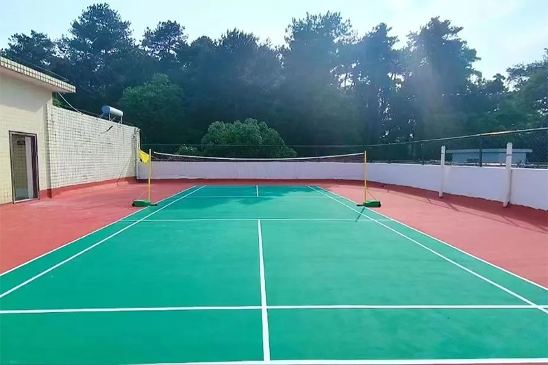 学校网球场