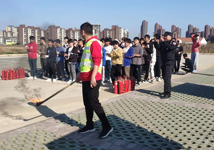 武汉天子教育校区学员课堂场景展示