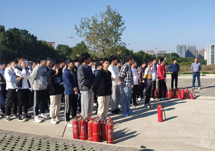 武汉天子教育校区学员上课场景