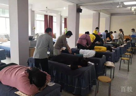 武汉闽医堂线下校区学员上课场景展示