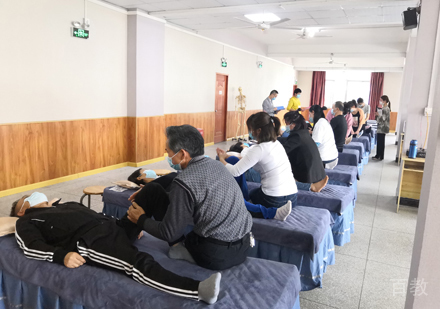 武汉闽医堂线下校区学员上课场景展示