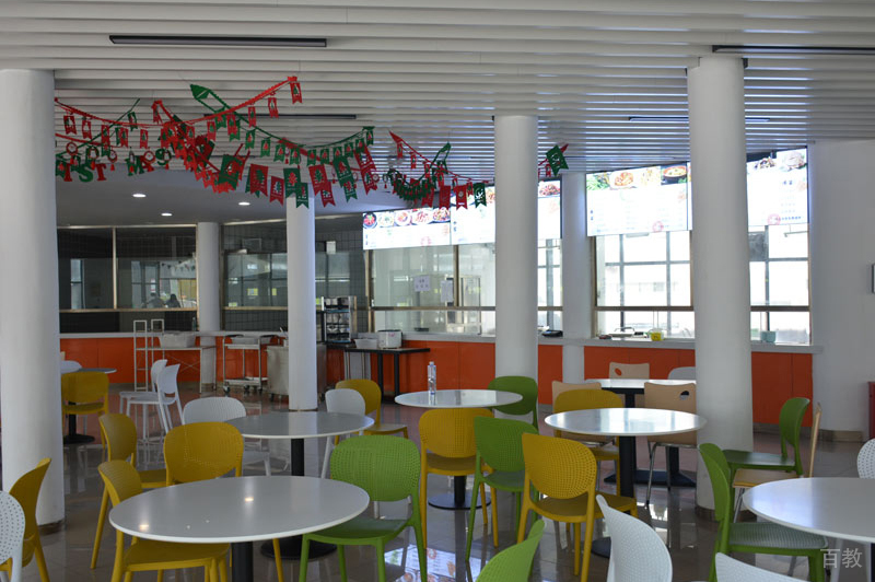 学校食堂