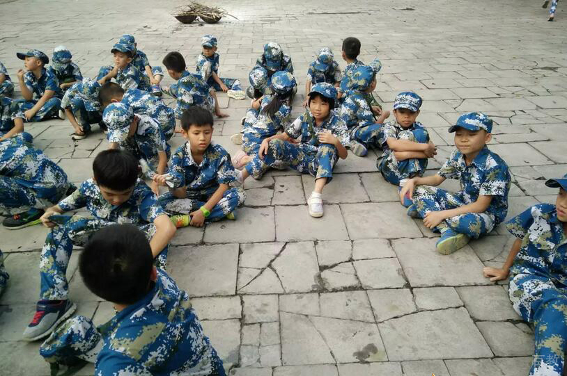 中小学生暑期军事夏令营