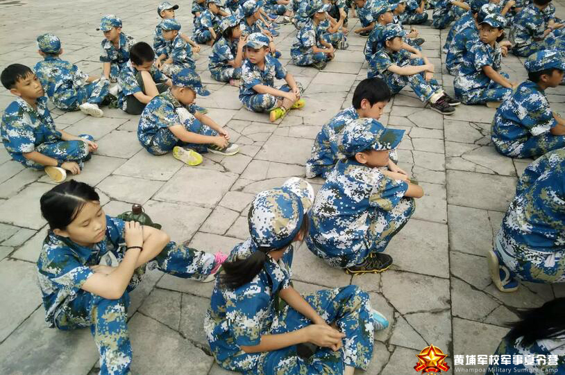 学员原地休息