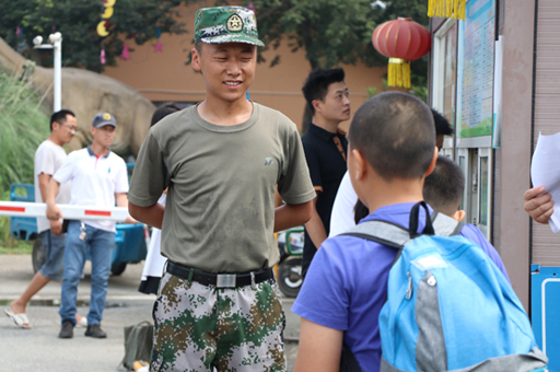 北京黄埔军事夏令营校区学员活动场景