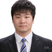 刘  炜