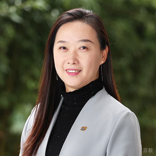 杨奕女士