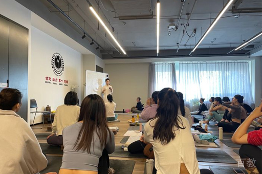 北京悠季瑜伽校区学员上课场景展示