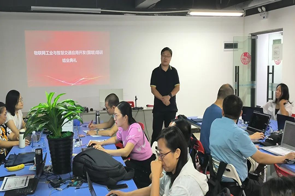 老师上课照片