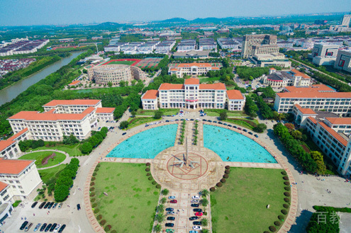 学校外景