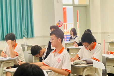 学生做题教室环境